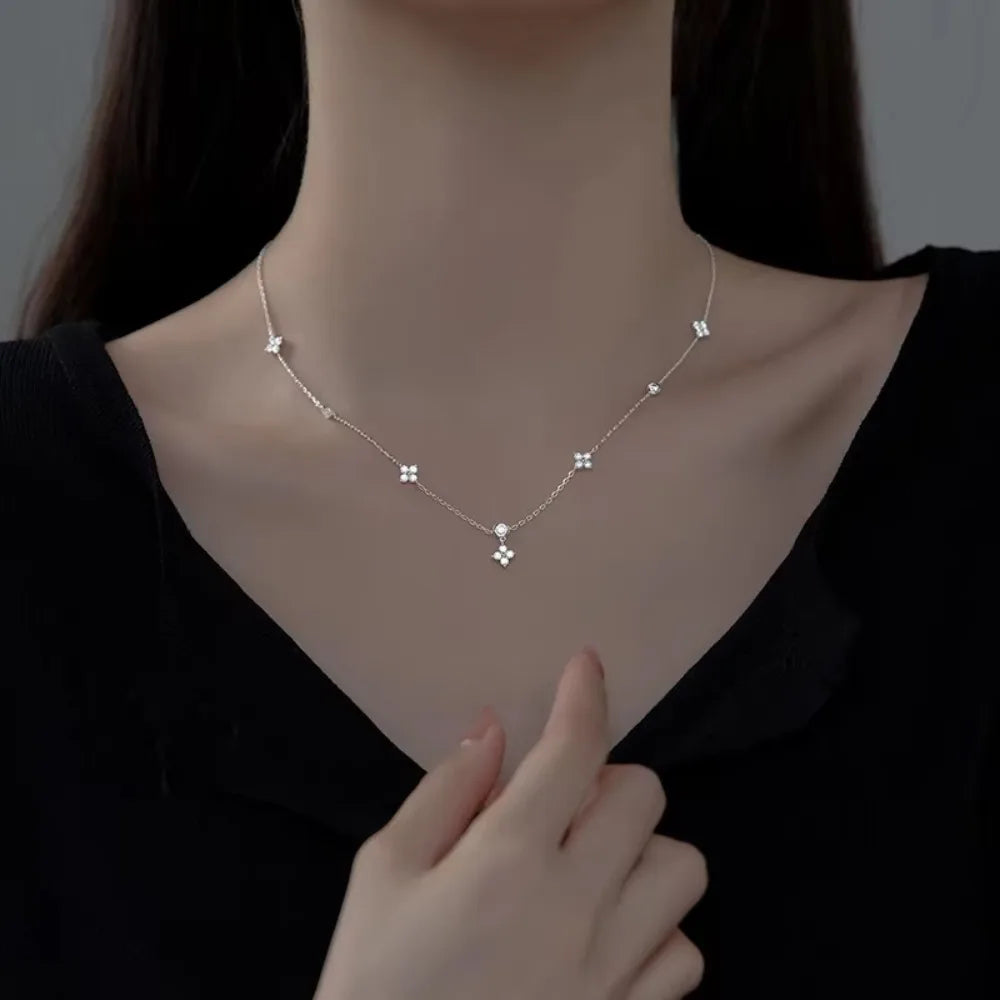 Bracelet Cristal Fleur Trèfle — Acier Inoxydable Doré & Zircon